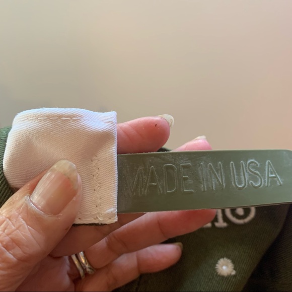 VTG Embroidered front logo adjustable snap back hat made in USA men/ womens hat. - Picture 4 of 6